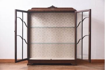 アンティーク家具　イギリスアンティーク　マホガニー材　優美な佇まいが魅力的なガラスケース(飾り棚、陳列棚、ショーケース)