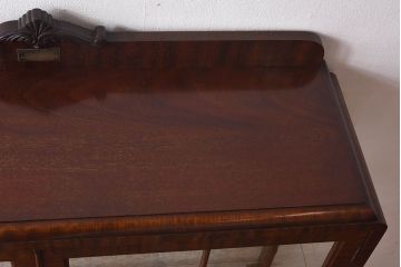 アンティーク家具　イギリスアンティーク　マホガニー材　優美な佇まいが魅力的なガラスケース(飾り棚、陳列棚、ショーケース)