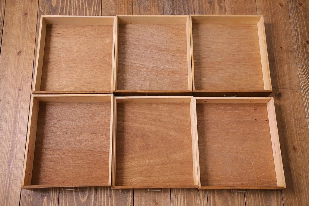 レトロ家具　昭和レトロ　ナラ材　素朴な木の風合いが魅力の小引き出し(引き出し)