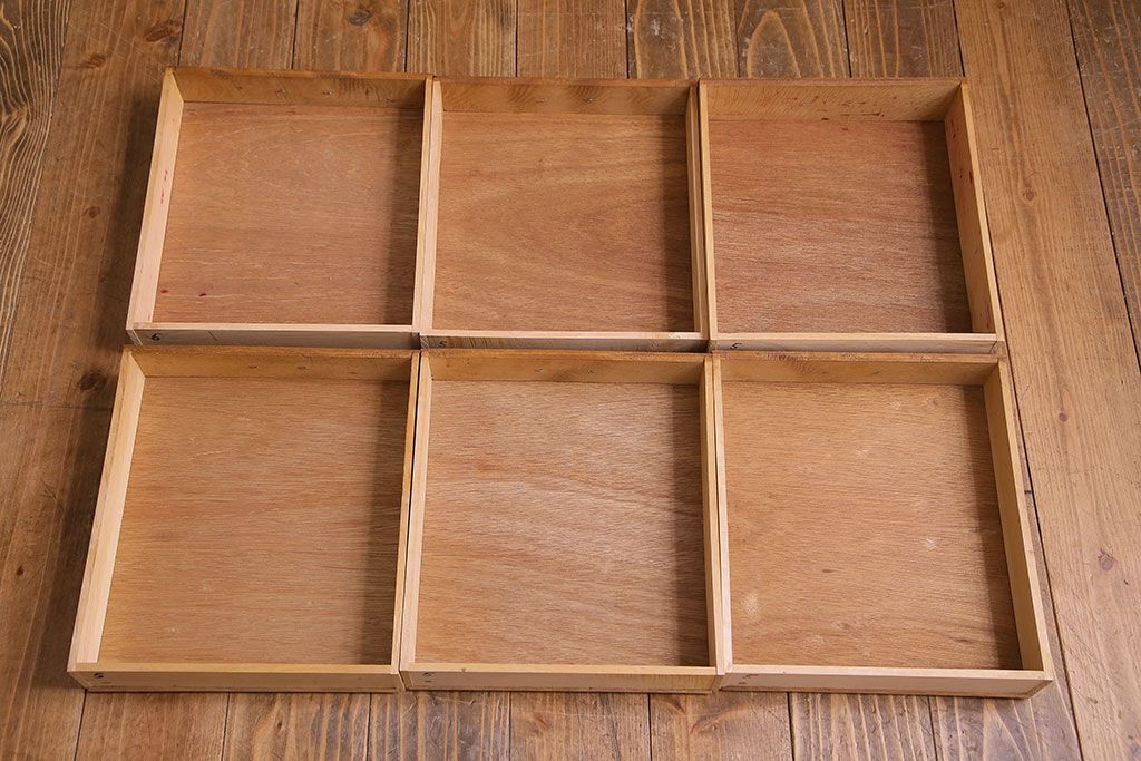 レトロ家具　昭和レトロ　ナラ材　素朴な木の風合いが魅力の小引き出し(引き出し)