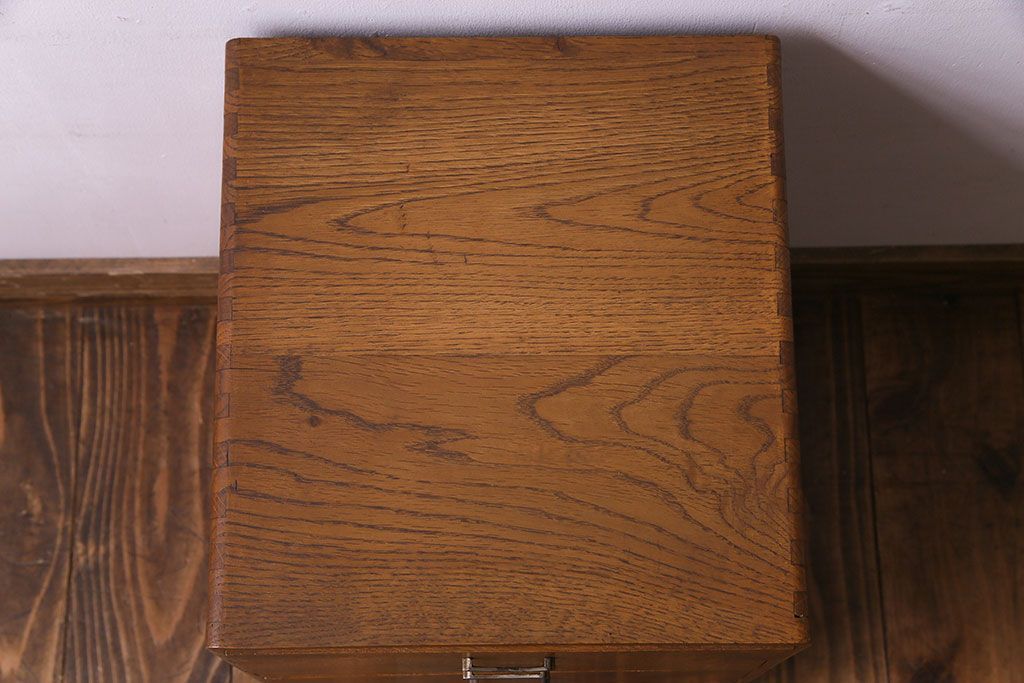 レトロ家具　昭和レトロ　ナラ材　素朴な木の風合いが魅力の小引き出し(引き出し)