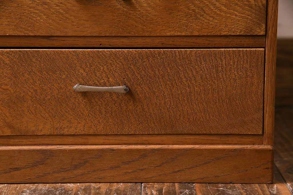 レトロ家具　昭和レトロ　ナラ材　素朴な木の風合いが魅力の小引き出し(引き出し)
