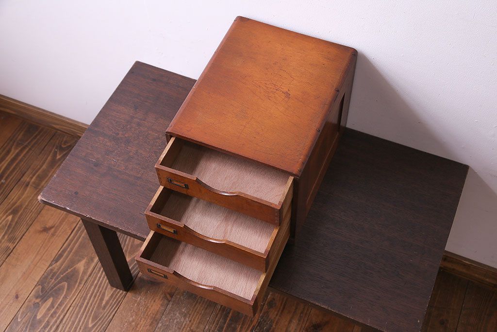 レトロ家具　昭和レトロ　ナラ材　両側から引きだせるユニークな作りの小引き出し(書類ケース)