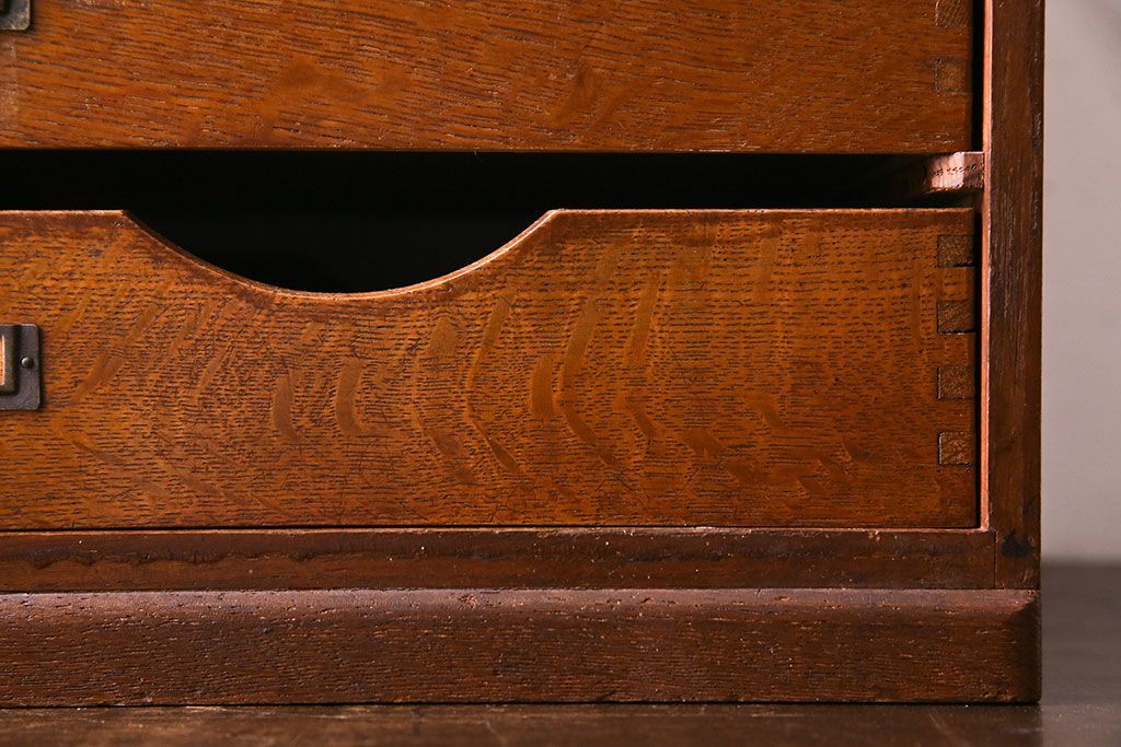 レトロ家具　昭和レトロ　ナラ材　両側から引きだせるユニークな作りの小引き出し(書類ケース)