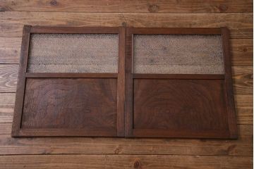 レトロ家具　】昭和レトロ　和の雰囲気を漂わせるダイヤガラス入り収納棚(食器棚、戸棚)