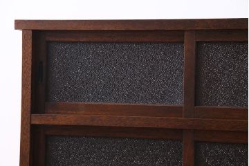 レトロ家具　】昭和レトロ　和の雰囲気を漂わせるダイヤガラス入り収納棚(食器棚、戸棚)