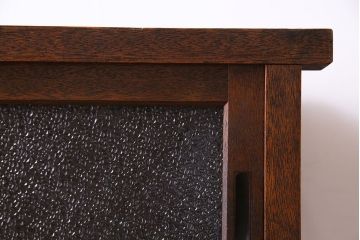 レトロ家具　】昭和レトロ　和の雰囲気を漂わせるダイヤガラス入り収納棚(食器棚、戸棚)