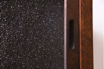 レトロ家具　】昭和レトロ　和の雰囲気を漂わせるダイヤガラス入り収納棚(食器棚、戸棚)