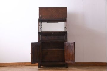ヴィンテージ家具　イギリスビンテージ　シックな雰囲気が魅力的な小振りのカクテルキャビネット(収納棚、戸棚)