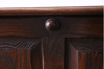 ヴィンテージ家具　イギリスビンテージ　シックな雰囲気が魅力的な小振りのカクテルキャビネット(収納棚、戸棚)