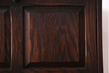 ヴィンテージ家具　イギリスビンテージ　シックな雰囲気が魅力的な小振りのカクテルキャビネット(収納棚、戸棚)