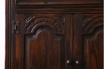 ヴィンテージ家具　イギリスビンテージ　シックな雰囲気が魅力的な小振りのカクテルキャビネット(収納棚、戸棚)