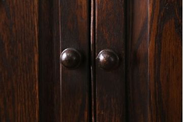 ヴィンテージ家具　イギリスビンテージ　シックな雰囲気が魅力的な小振りのカクテルキャビネット(収納棚、戸棚)