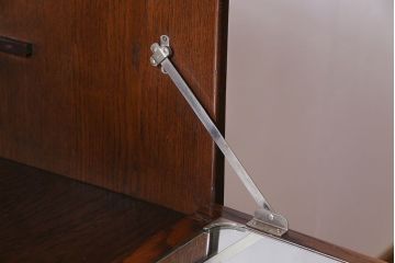 ヴィンテージ家具　イギリスビンテージ　シックな雰囲気が魅力的な小振りのカクテルキャビネット(収納棚、戸棚)