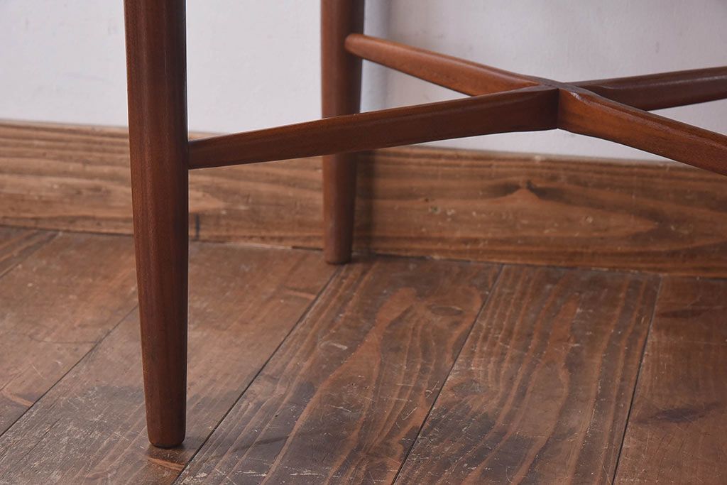 ヴィンテージ家具　北欧ビンテージ　G-PLAN(ジープラン)　Fresco(フレスコ)　水色のラインが爽やかなダイニングチェア(サーキュラーチェア、椅子)