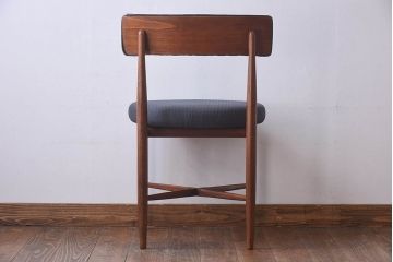 ヴィンテージ家具　北欧ビンテージ　G-PLAN(ジープラン)　Fresco(フレスコ)　ダークカラーのピンストライプがおしゃれなダイニングチェア(サーキュラーチェア、椅子)