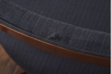 ヴィンテージ家具　北欧ビンテージ　G-PLAN(ジープラン)　Fresco(フレスコ)　ダークカラーのピンストライプがおしゃれなダイニングチェア(サーキュラーチェア、椅子)(1)