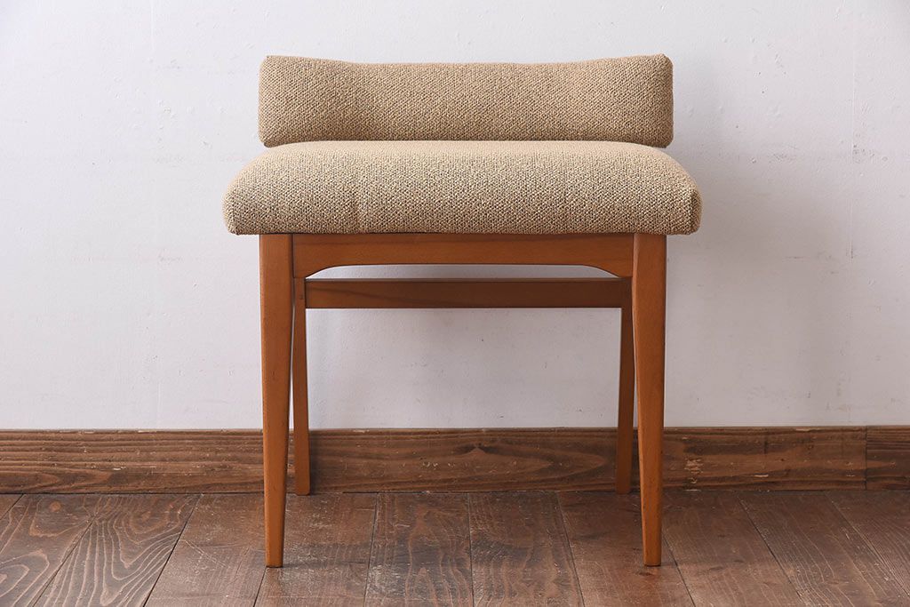 ヴィンテージ家具　北欧ビンテージ　ブナ材　ナチュラルカラーが柔らかな雰囲気のクッションスツール(スツール、椅子)