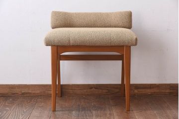 ヴィンテージ家具　北欧ビンテージ　ブナ材　ナチュラルカラーが柔らかな雰囲気のクッションスツール(スツール、椅子)