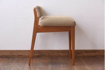 ヴィンテージ家具　北欧ビンテージ　ブナ材　ナチュラルカラーが柔らかな雰囲気のクッションスツール(スツール、椅子)