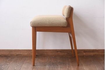 ヴィンテージ家具　北欧ビンテージ　ブナ材　ナチュラルカラーが柔らかな雰囲気のクッションスツール(スツール、椅子)