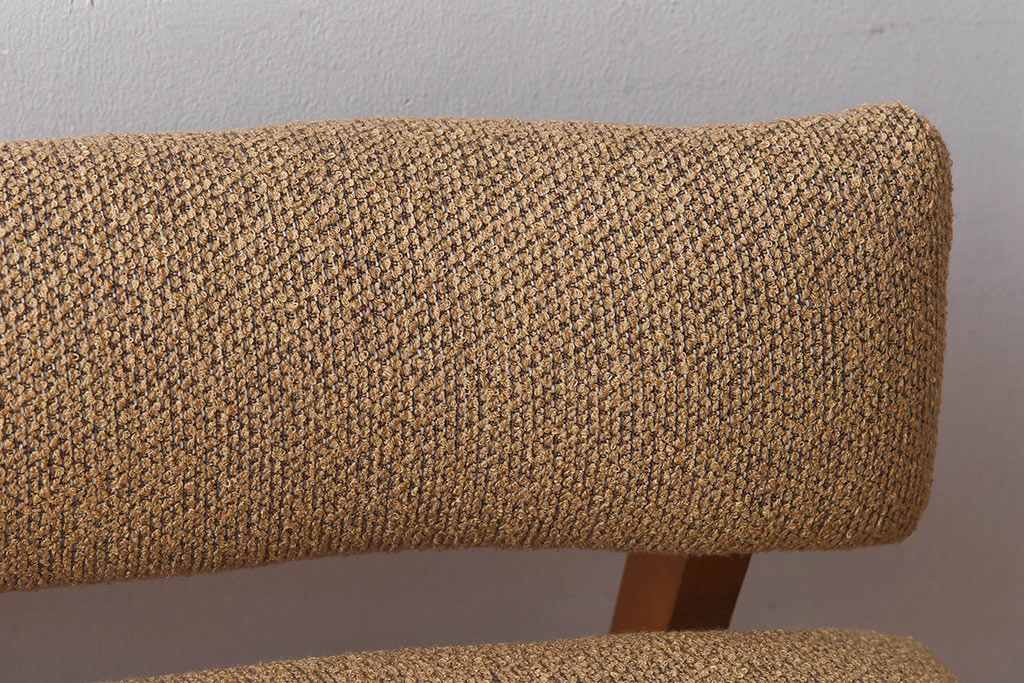 ヴィンテージ家具　北欧ビンテージ　ブナ材　ナチュラルカラーが柔らかな雰囲気のクッションスツール(スツール、椅子)