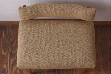 ヴィンテージ家具　北欧ビンテージ　ブナ材　ナチュラルカラーが柔らかな雰囲気のクッションスツール(スツール、椅子)