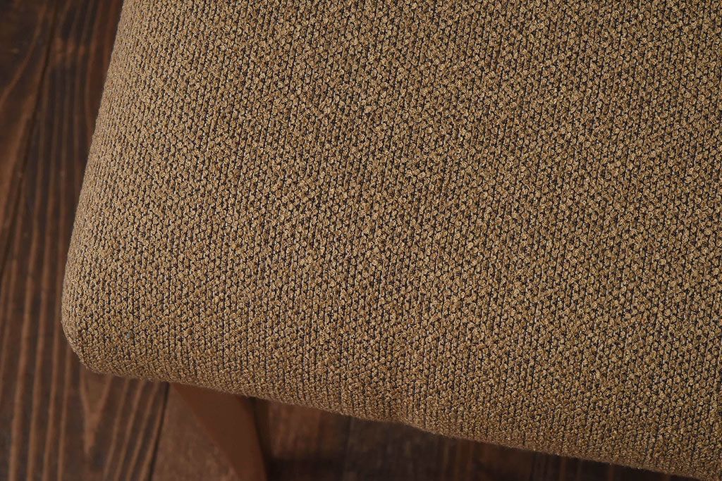 ヴィンテージ家具　北欧ビンテージ　ブナ材　ナチュラルカラーが柔らかな雰囲気のクッションスツール(スツール、椅子)