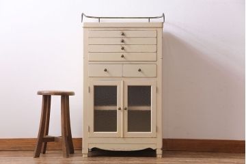 ペイント家具　シャビーでレトロなデンタルキャビネット(収納棚)