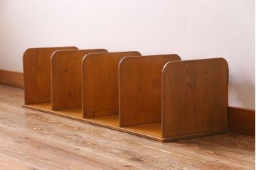 アンティーク雑貨　昭和レトロ　たっぷり本が並べられる大型ブックスタンド(本立て)