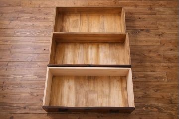 アンティーク家具　前面ケヤキ材　五丁引き　黒柿材を縁に使用した重ね箪笥(衣装箪笥、和タンス)