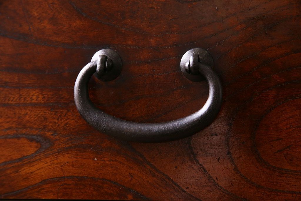 アンティーク家具　前面ケヤキ材　五丁引き　黒柿材を縁に使用した重ね箪笥(衣装箪笥、和タンス)