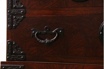 中古美品　岩谷堂箪笥　桐文様　銀河5号　車箪笥(整理箪笥、チェスト、桐箪笥、桐たんす)