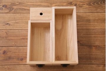 中古美品　岩谷堂箪笥　桐文様　銀河5号　車箪笥(整理箪笥、チェスト、桐箪笥、桐たんす)