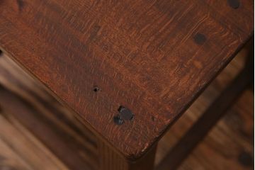 レトロ家具　昭和レトロ　ブナ材・ナラ材　懐かしい雰囲気の角スツール(イス、チェア)