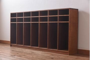 レトロ家具　幼稚園で使われていたレトロな魅力あふれるロッカー・7列(オープンラック、収納棚)(2)(R-030310)