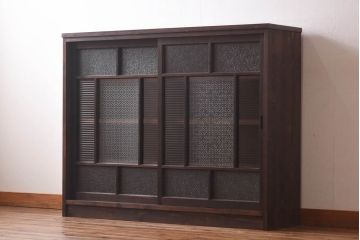 ラフジュ工房オリジナル　花菱模様のガラス入り戸棚(サイドボード、収納棚、リビングボード)(1)(R-030311)