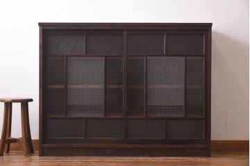 ラフジュ工房オリジナル　花菱模様のガラス入り戸棚(サイドボード、収納棚、リビングボード)(1)(R-030311)