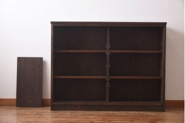 ラフジュ工房オリジナル　花菱模様のガラス入り戸棚(サイドボード、収納棚、リビングボード)(1)(R-030311)