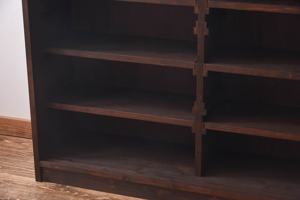 ラフジュ工房オリジナル　花菱模様のガラス入り戸棚(サイドボード、収納棚、リビングボード)(1)(R-030311)