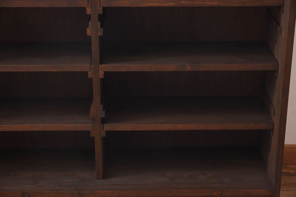 ラフジュ工房オリジナル　花菱模様のガラス入り戸棚(サイドボード、収納棚、リビングボード)(1)(R-030311)