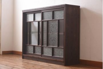 ラフジュ工房オリジナル　花菱模様のガラス入り戸棚(サイドボード、収納棚、リビングボード)(1)(R-030311)