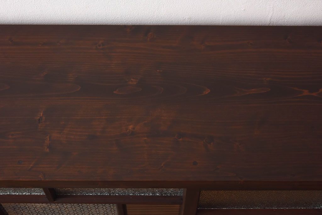 ラフジュ工房オリジナル　花菱模様のガラス入り戸棚(サイドボード、収納棚、リビングボード)(1)(R-030311)