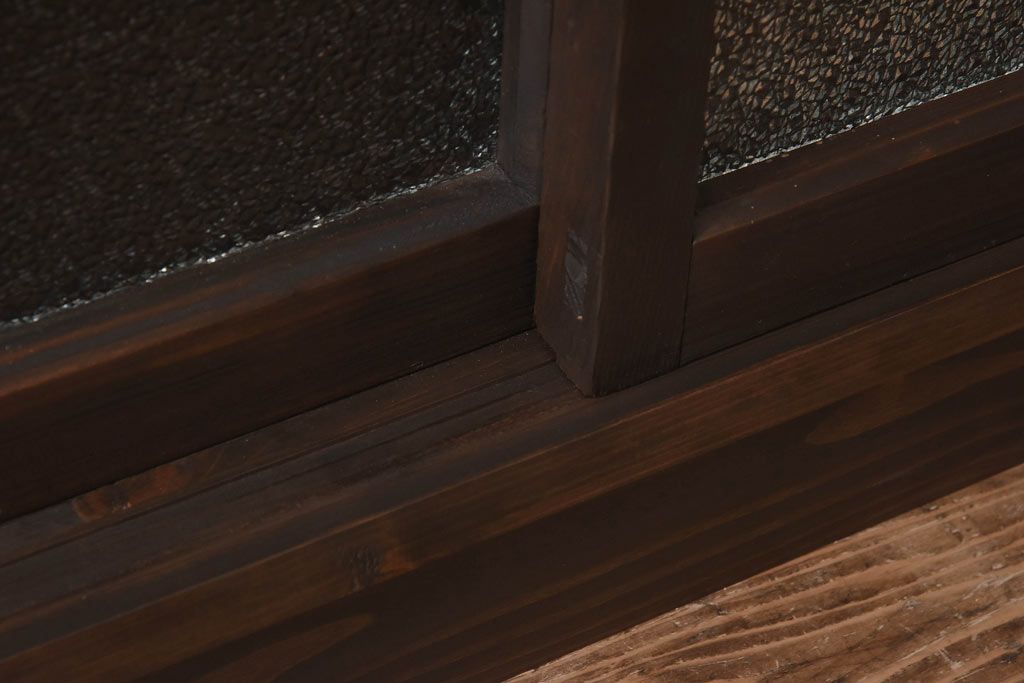 ラフジュ工房オリジナル　花菱模様のガラス入り戸棚(サイドボード、収納棚、リビングボード)(1)(R-030311)