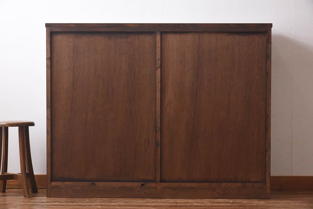 ラフジュ工房オリジナル　花菱模様のガラス入り戸棚(サイドボード、収納棚、リビングボード)(1)(R-030311)