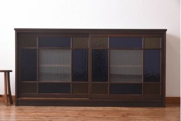 ラフジュ工房オリジナル　色ガラス・花菱模様のガラス入り　大正ロマンな大型戸棚(食器棚、収納棚、サイドボード、店舗什器)