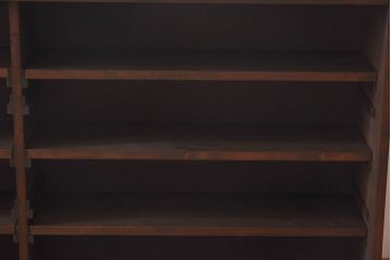 ラフジュ工房オリジナル　色ガラス・花菱模様のガラス入り　大正ロマンな大型戸棚(食器棚、収納棚、サイドボード、店舗什器)