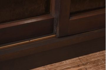 ラフジュ工房オリジナル　色ガラス・花菱模様のガラス入り　大正ロマンな大型戸棚(食器棚、収納棚、サイドボード、店舗什器)