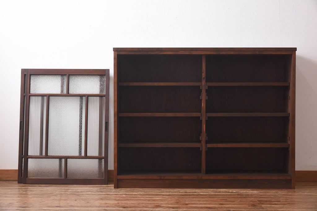 ラフジュ工房オリジナル　花菱模様のガラス入り戸棚(サイドボード、収納棚、リビングボード)(2)(R-030313)