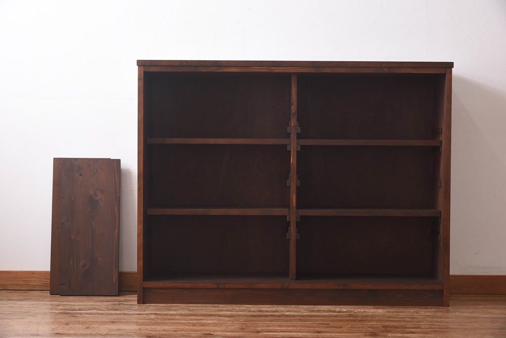 ラフジュ工房オリジナル　花菱模様のガラス入り戸棚(サイドボード、収納棚、リビングボード)(2)(R-030313)